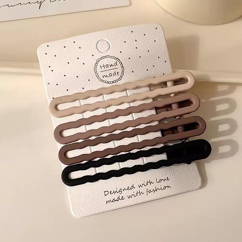 

Maillard Brown Side Bangs Hair Clip for Women - Secure Stray Hairs for Makeup & Face Wash