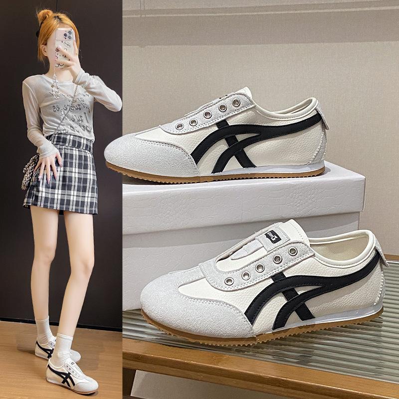 Flat-bottomed German training shoes women's shoes 2025 autumn new lightweight soft-soled single shoes casual Forrest Gump shoes sports little white s