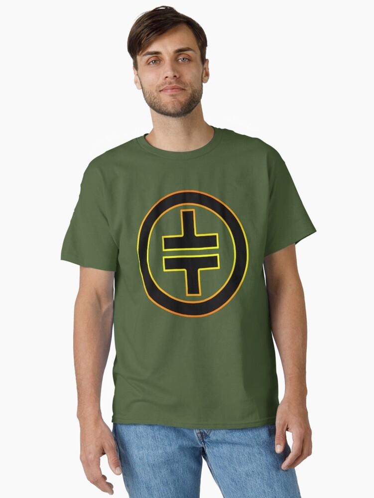 TT Fited Classic T-Shirt