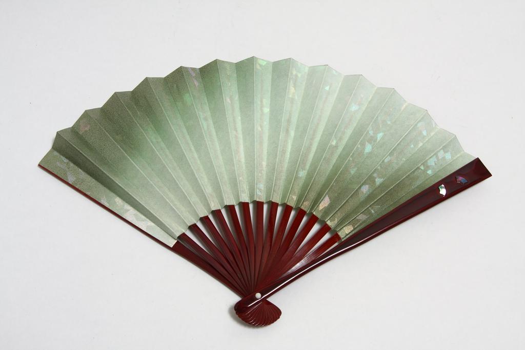 Kyoto folding fan for congratulatory folding 6 15 paulownia box [Hasegawa] Tomesode, fan, inches, ribs, Tame-lacquered fan, shell-covered,