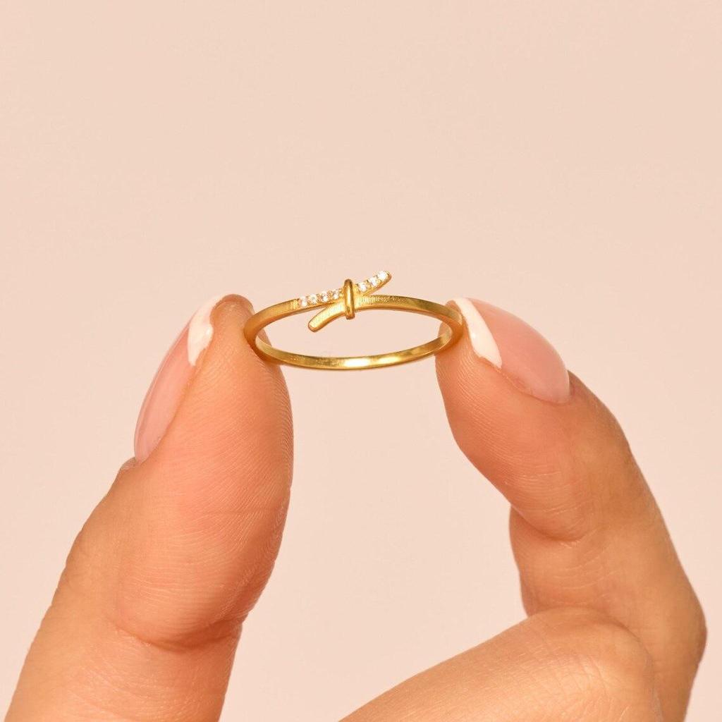 Silver Art Design Personalized S925 Sterling Silver Ring with Rhinestones - Versatile Women's Fashionable Tail Ring