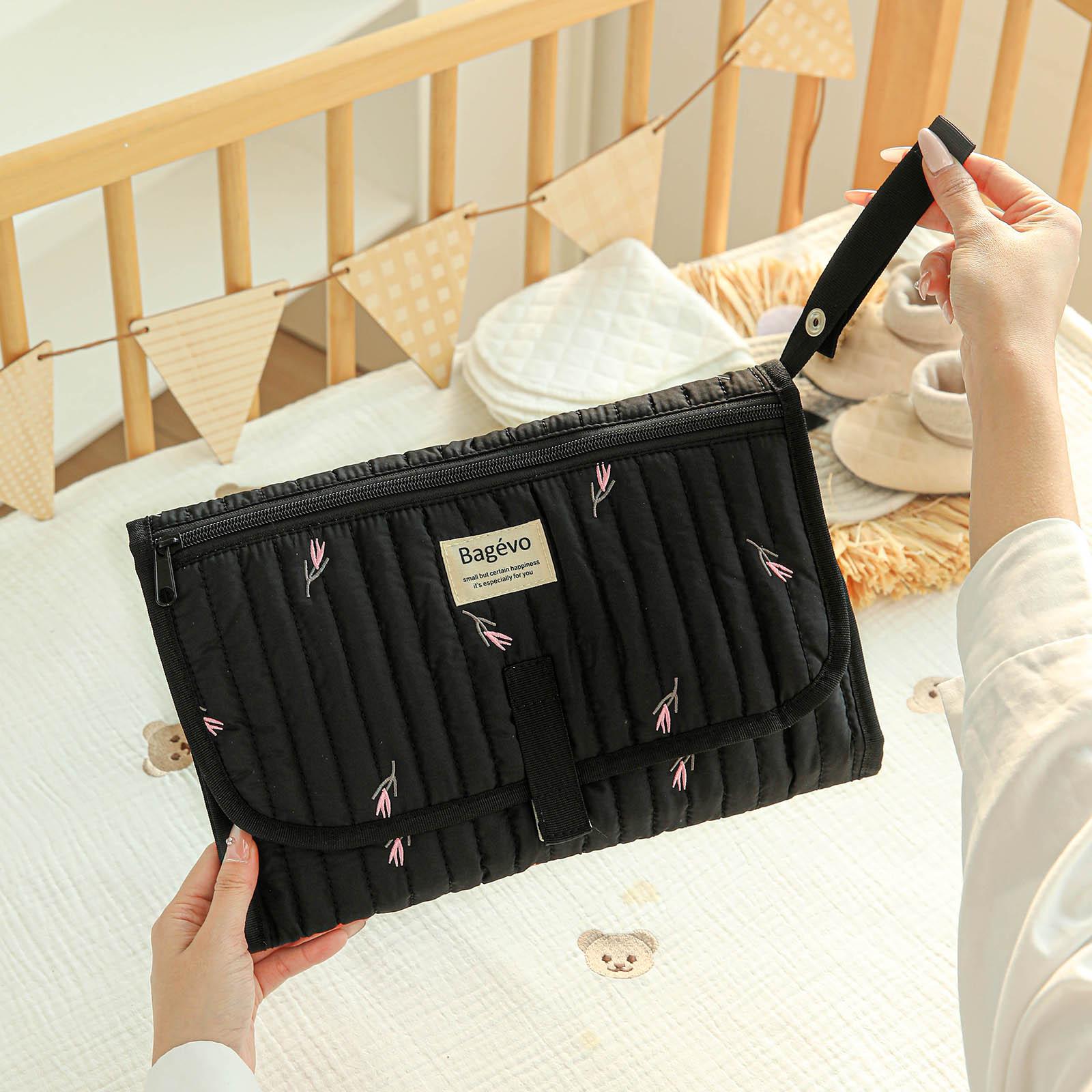 

Baby Compact Diaper Changing Travel Bag with Wet Wipe Pocket Foldable Travel Diaper Mat Bag Lightweight for Go Out Parents Carry чёрный