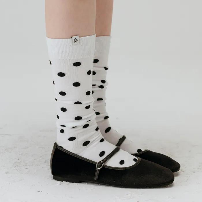 NYW DOT LONG SOCKS_WHITE