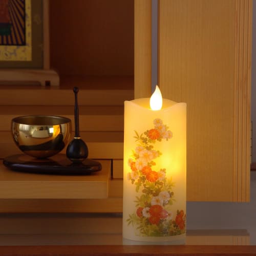 Kameyama Irohaakari S Chrysanthemum LED Candle, Compact Size