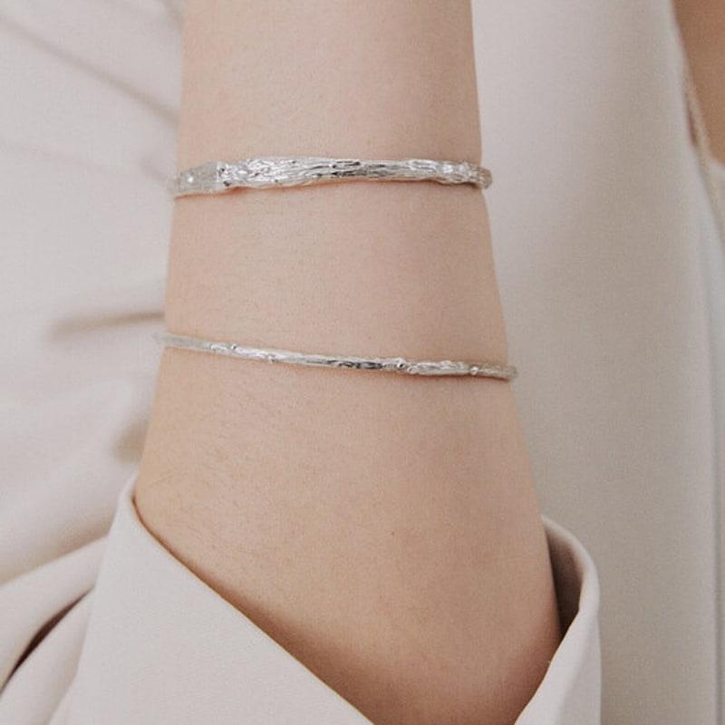 BURIN Hole flow Bangle