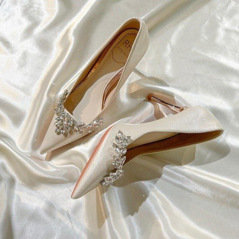 Fashion Women's Fashion Slim Heel Shoes Spring New Pointy Shallow Mouth Glitter Anti-slip Wear-resistant High Heels