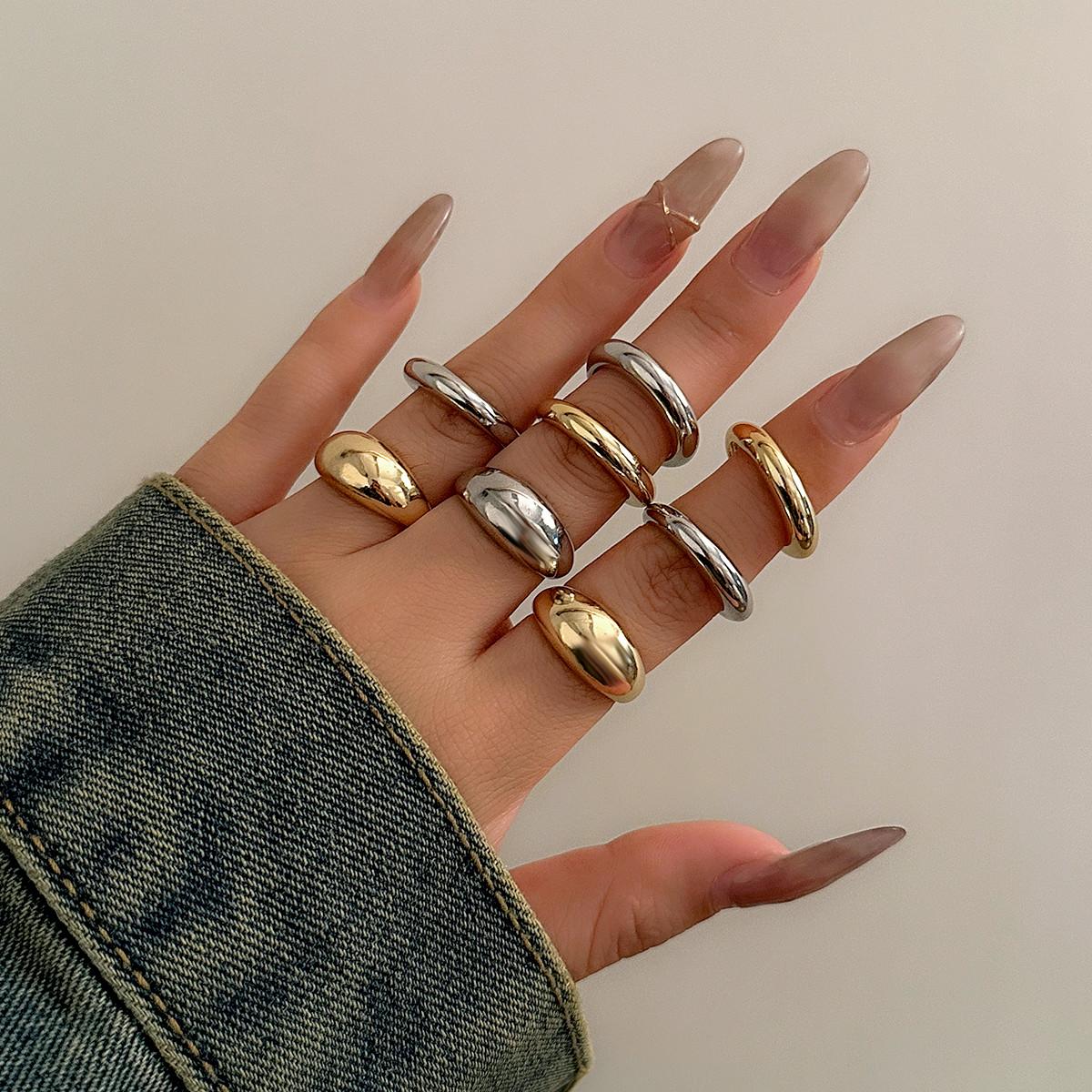 

8 Pcs Chunky Open Smooth Surface Rings Set for Women Trendy Gold Color and Silver Color Mixed Finger Rings Accessories Fashion