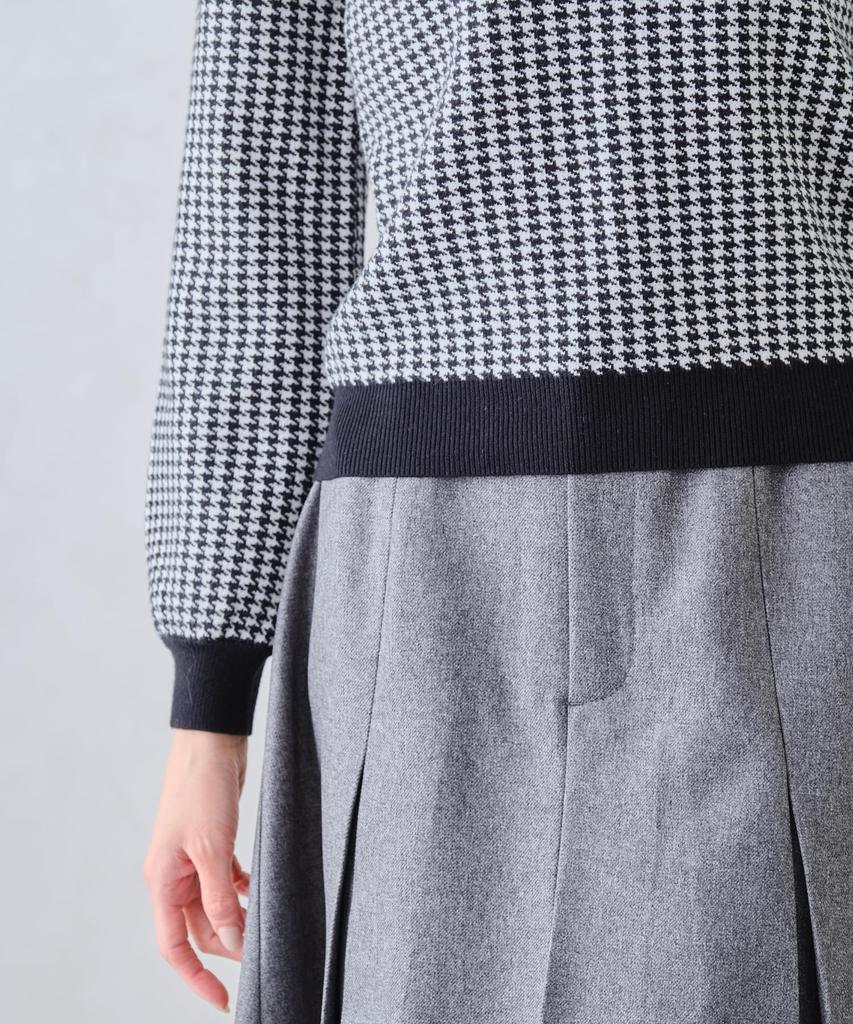 Mishmash Feminine Knit Sweater with Long Sleeves and Simple Houndstooth Women's Brooch, Pattern, Black/White