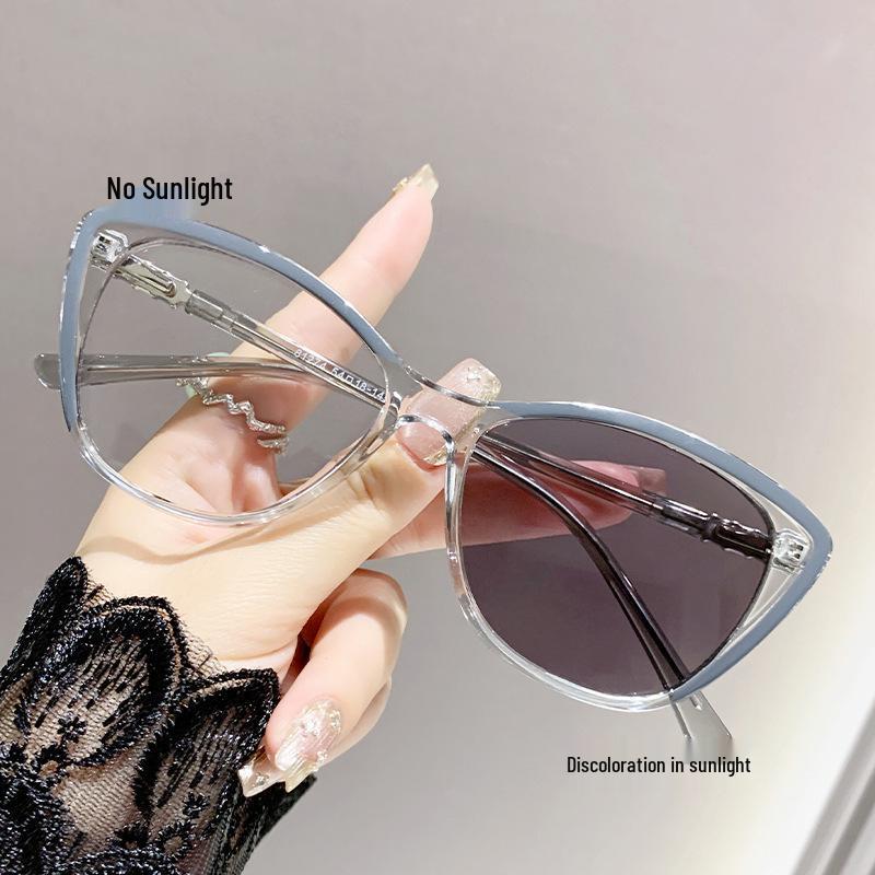 Photochromic Cat Eye Glasses with Anti-Blue Light Flat Lenses for Bare Face Myopia