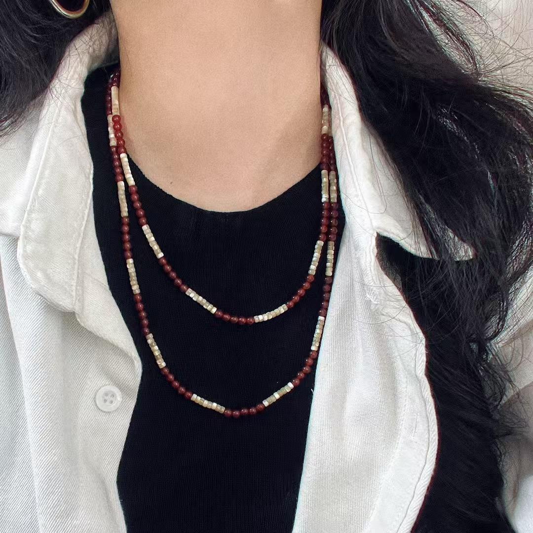 

High Quality Pigeon Blood Red New Year Red Natural Chalcedony Agate Horseshoe Shell Necklace Collarbone Chain Hair