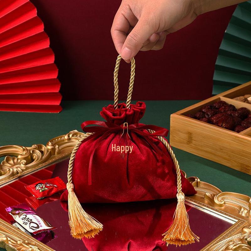 Geschenktüte für Hochzeitssüßigkeiten aus Seidenstoff mit Kordelzug