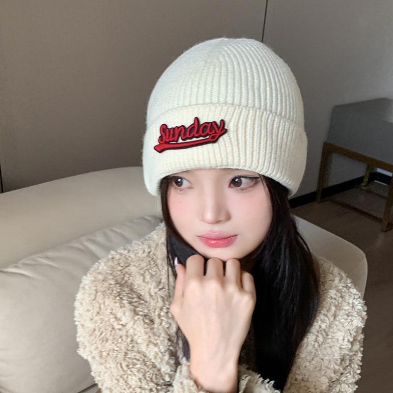 Autumn and winter alphabet wool hat femininity versatile ear protection knitted hat new face small warm cover hat men