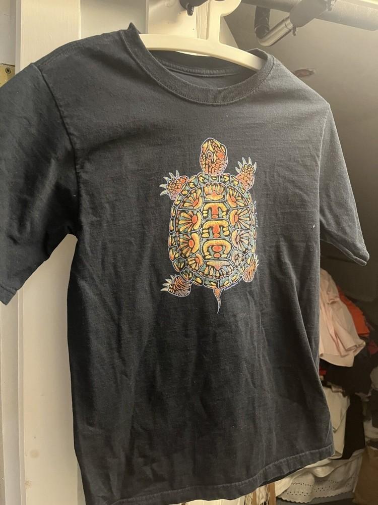 Nature Turtle Graphic Tee Box Print Design Casual Style Men’s Size S Unisex T-Shirt XL