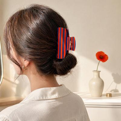 Striped Hair Claw for Women Strong Grip Non-Slip Teeth Clip