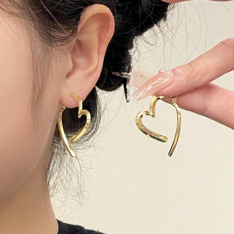 Stylish Heart Shaped Earrings Alloy Material Ear Studs Heart Ear Pendant Trendy Dangle Earring for Fashion Forward Women
