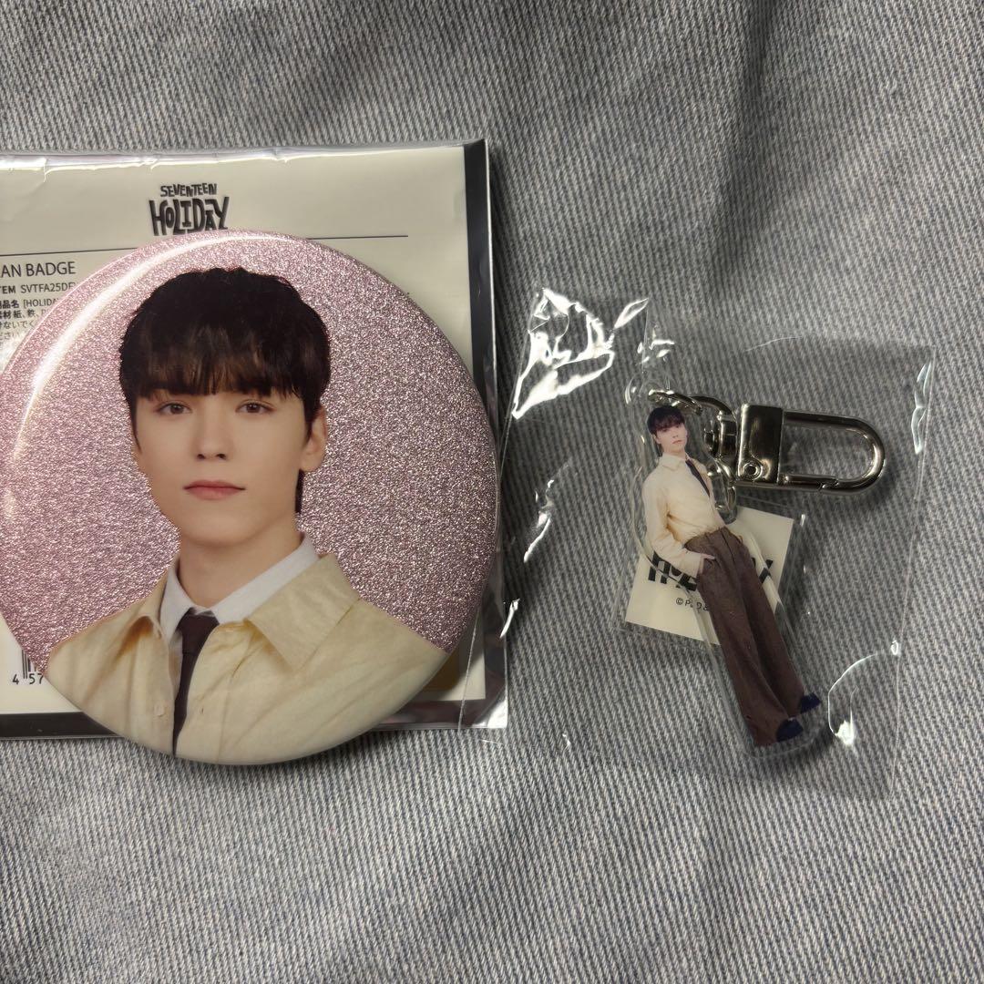 

[USED] SEVENTEEN Vernon Holiday Can Badge Acrylic Keychain