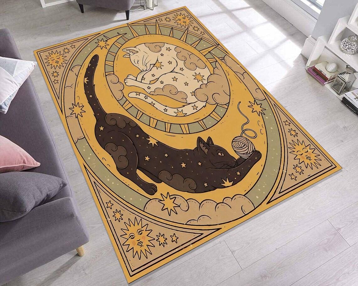 

Celestial Yin Yang Cats Area Rug – Sun Moon Star Pattern Carpet – Soft Non-Slip Floor Mat for Bedroom, Living Room & Boho Decor 40cm x 60cm