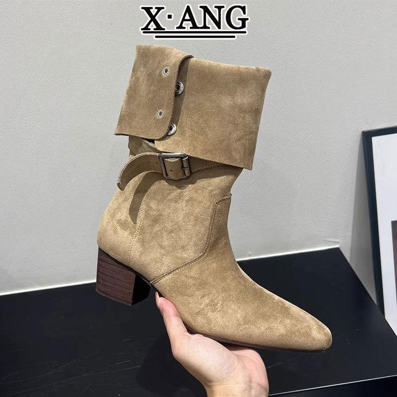 

Cowhide version, pointed but knee-high boots, two thick-heeled knight boots, medium boots, western cowboy boots, stacked boots 40