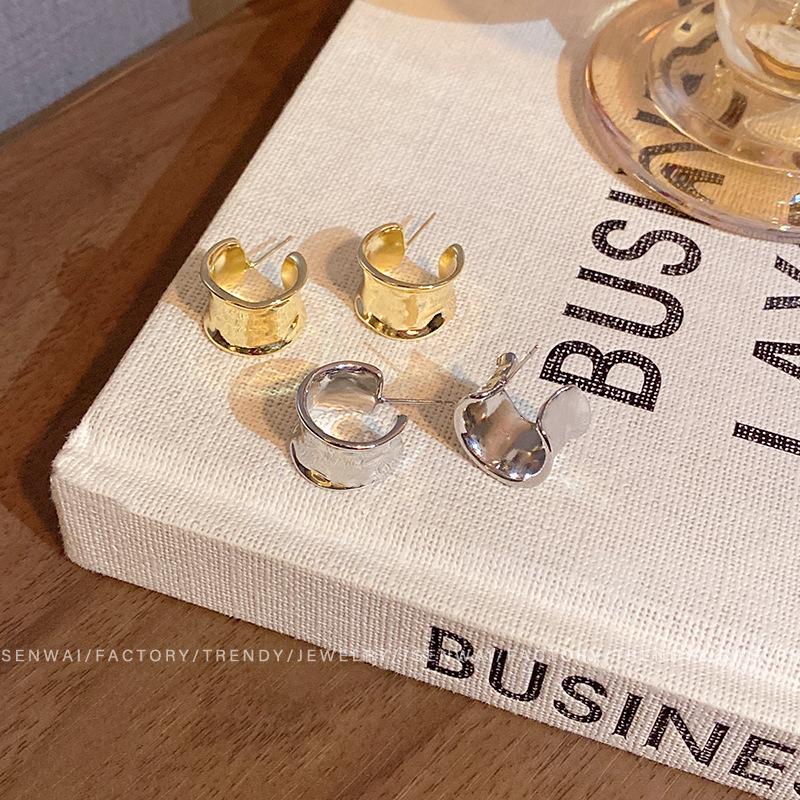 Kalter Wind unregelmäßig C-förmige Ohrstecker Damen einfacher Design-Ohrringe Pendler-Ohrringe