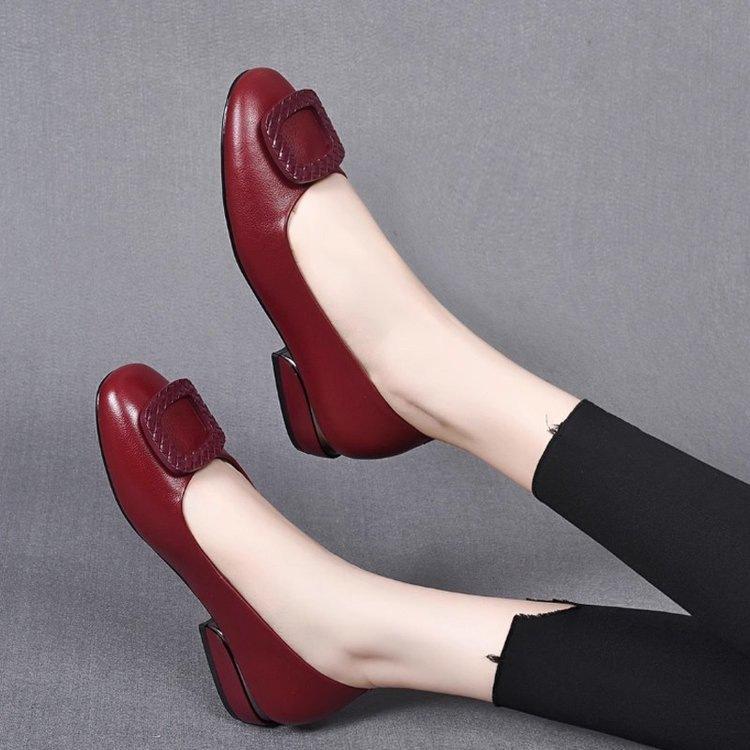 Leather single shoes women's spring and autumn 2025 new Doudou shoes soft leather soft sole comfortable versatile women's shoes one pedal leather shoe