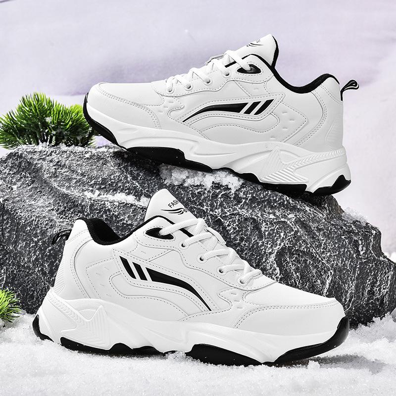 

Four seasons leather waterproof sports shoes versatile green running shoes non-slip couple casual shoes autumn and winter 48