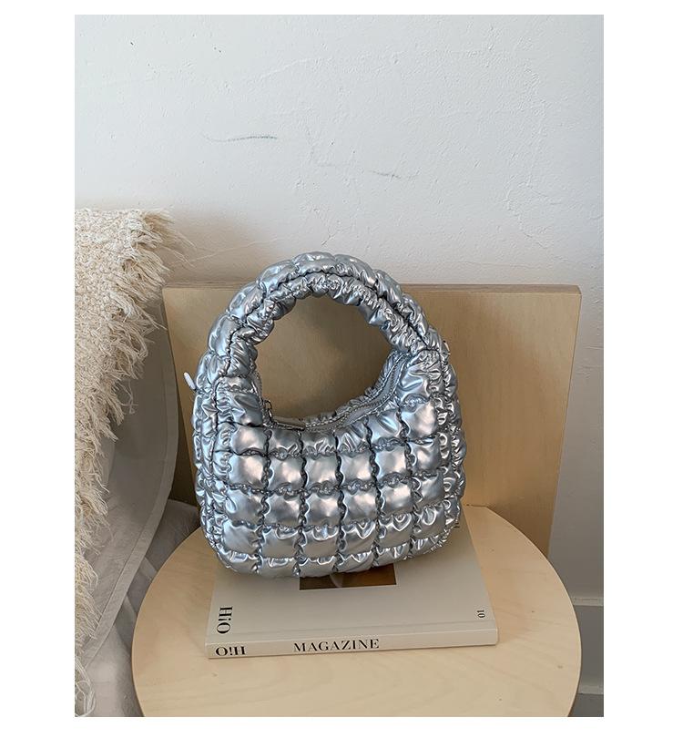 

Niche design bubble handbag 2025 new Korean version hand-carried dumpling bag fashionable commuter shoulder messenger bag