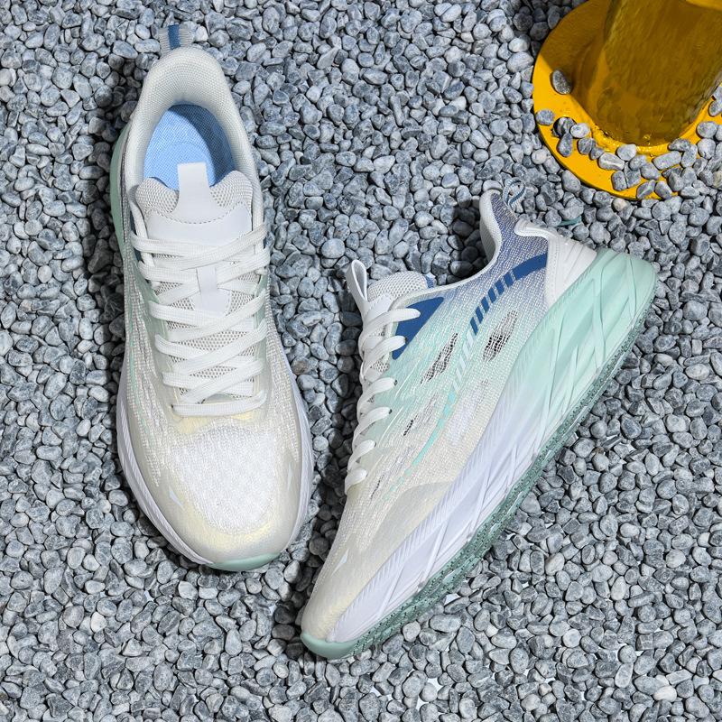 2025 trendy casual sports shoes for men and women breathable fly-woven running shoes large size couple mesh night running shoes