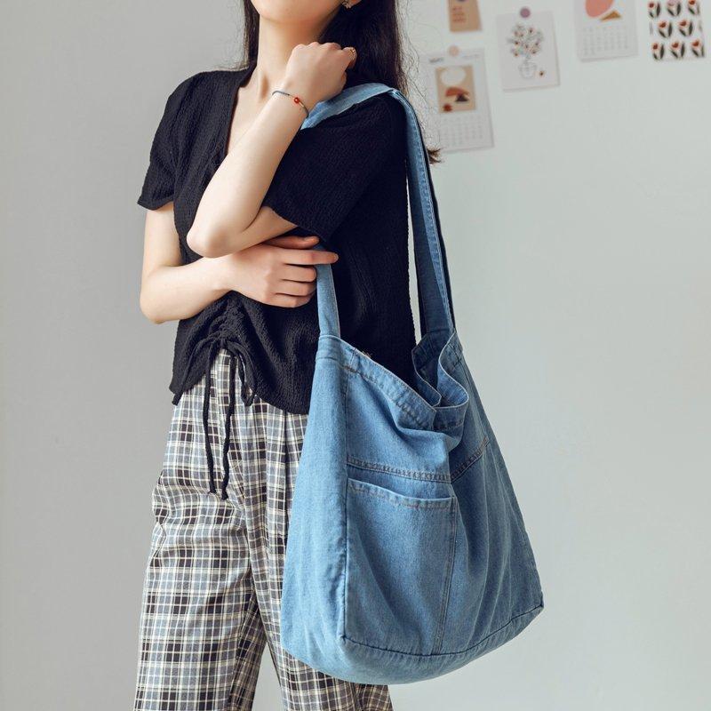 Large Capacity Crossbody Bag for Students, School Bag, Korean Version, Simple Single Shoulder Bag