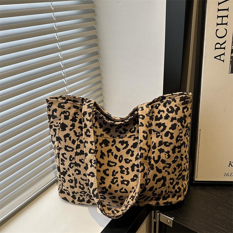 Handtasche mit großem Fassungsvermögen, stilvolle und retro Tragetasche für Pendler, Umhängetasche