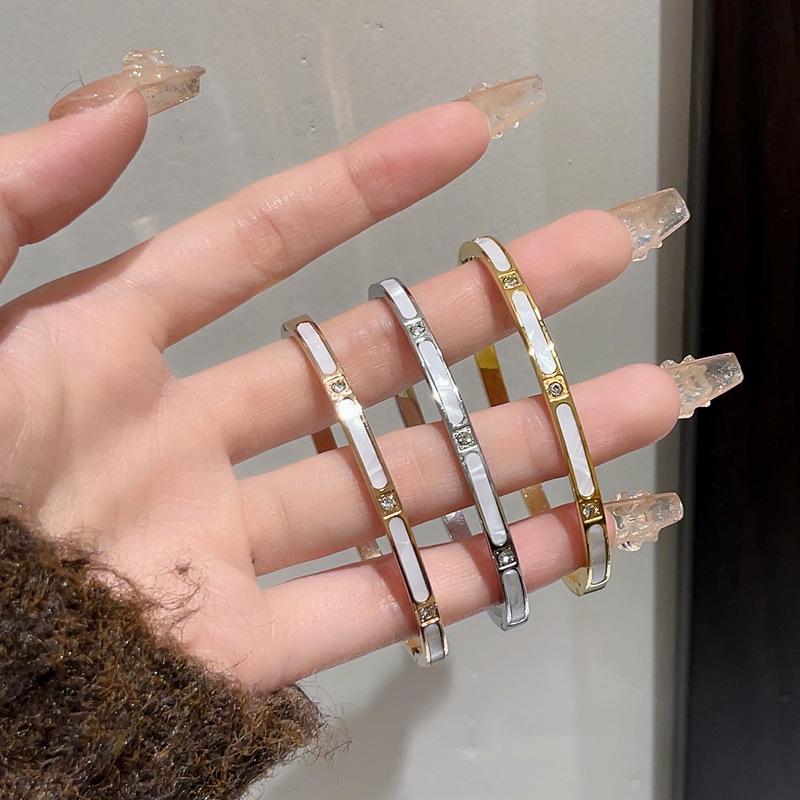 Luxury Minimalist Titanium Steel Bracelet with Mother-of-Pearl for Women - Versatile Jewelry, Ideal Gift for Girlfriend or Best Friend.