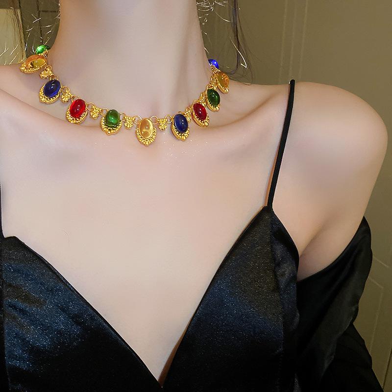 Multicolor Rhinestone Choker Necklaces Retro Style Heart Round Necklace Golden Copper Plated Necklace Party Wedding Zircon