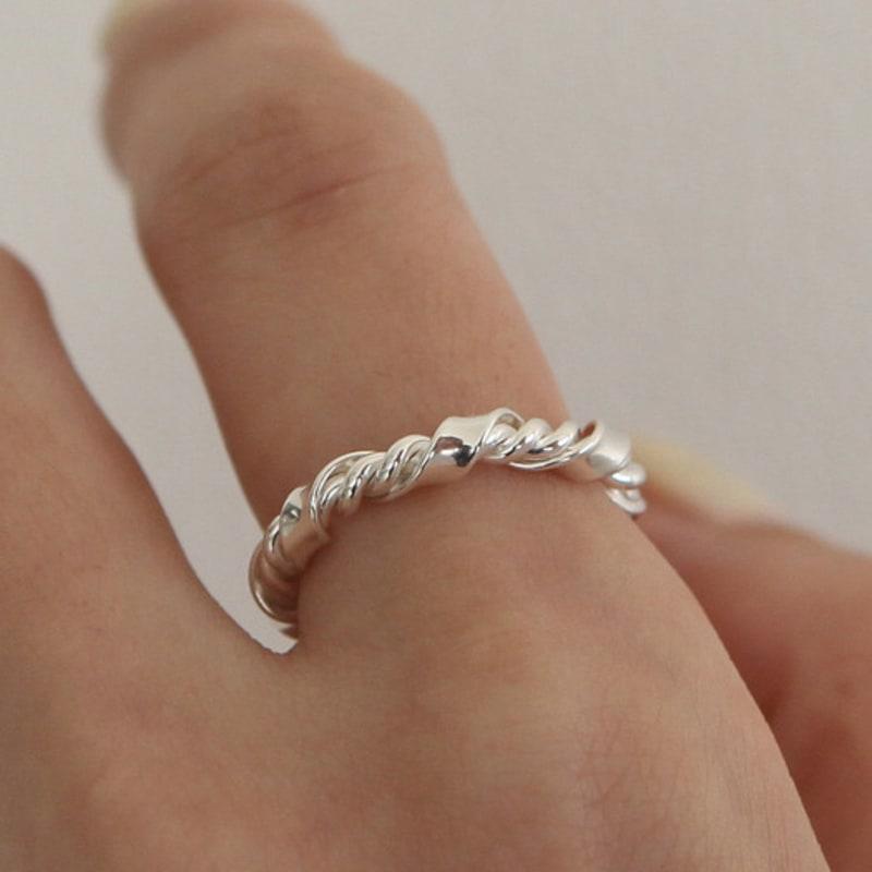 

MCCOII unique twist open ring SILVER