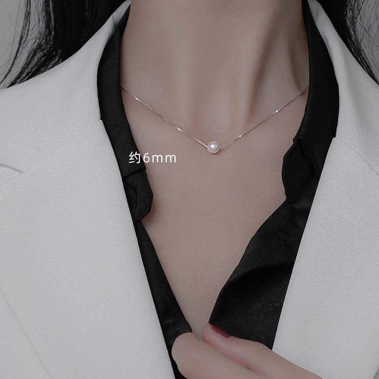 Four Pearl Pendant Necklace Women'S Light Luxury Niche Collarbone Chain Design Sense Simple Accessories