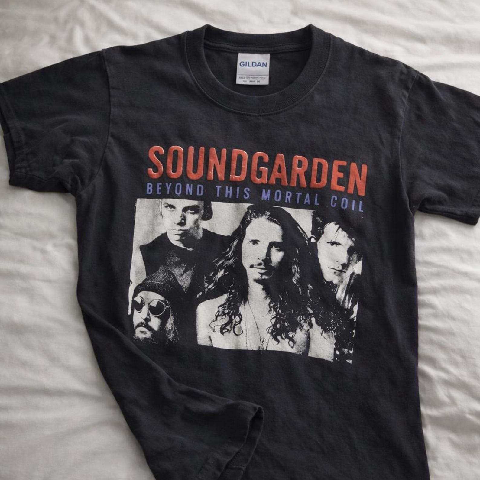 Grunge Era Alt Rock Graphic Shirt Gildan XL
