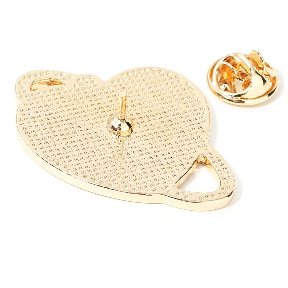 Novelty Red Stethoscope Heart And Earth Design Enamel Brooches Funny Doctor Nurse Golden Pins