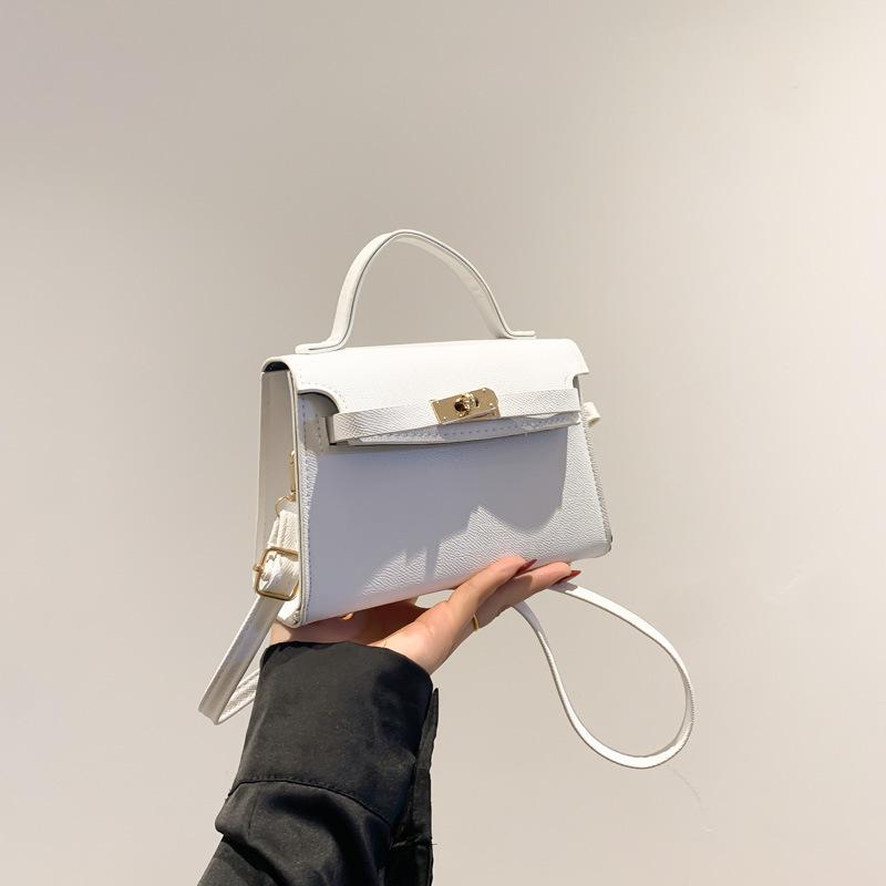 Retro Texture Small Bag Women's Spring 2024 New Trend Fashion Casual Bag Messenger Bag Popular Small Square Bag Women