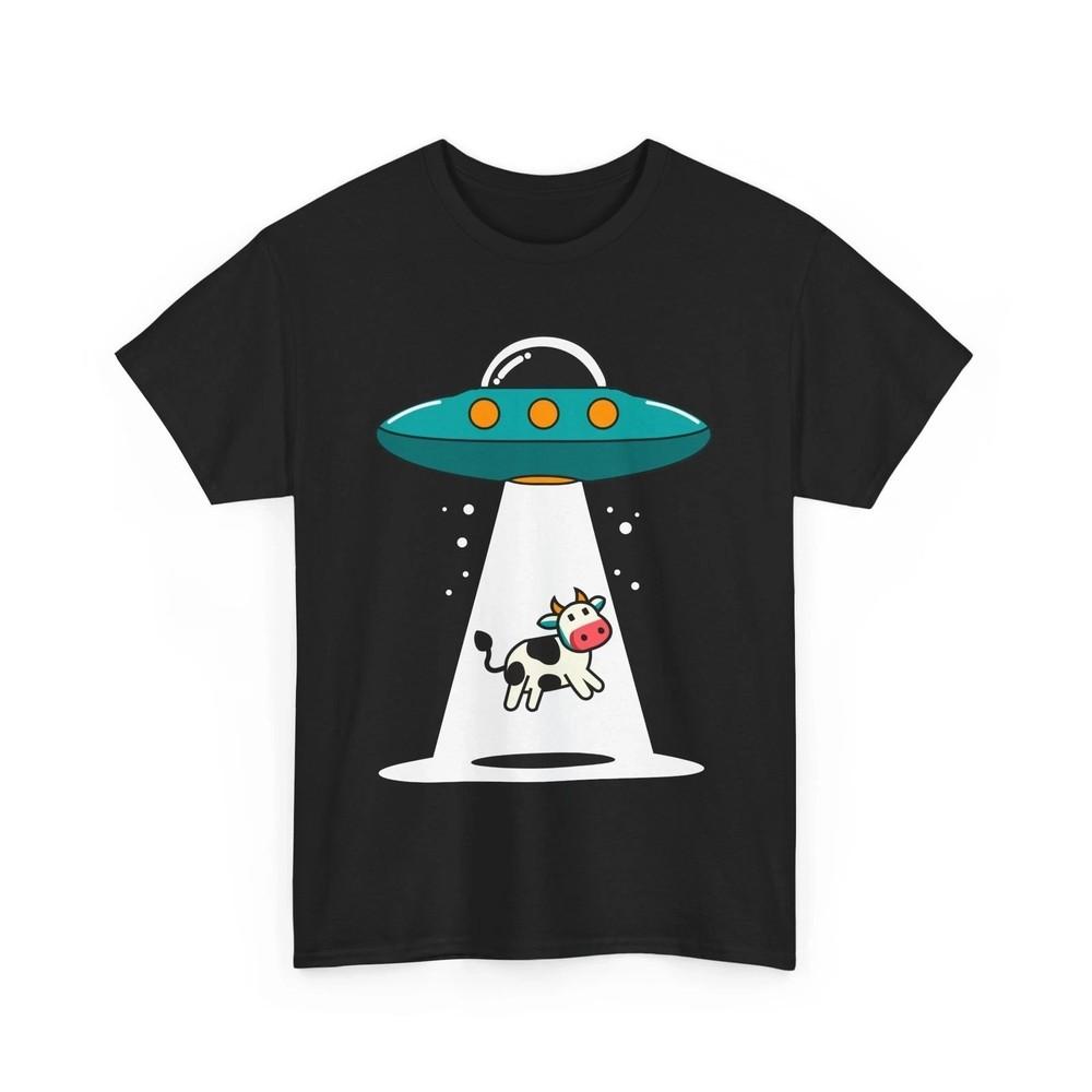 UFO Lover Graphic Tee Alien Theme Cow Abduction Sci-Fi Style Unisex Unisex T-Shirt