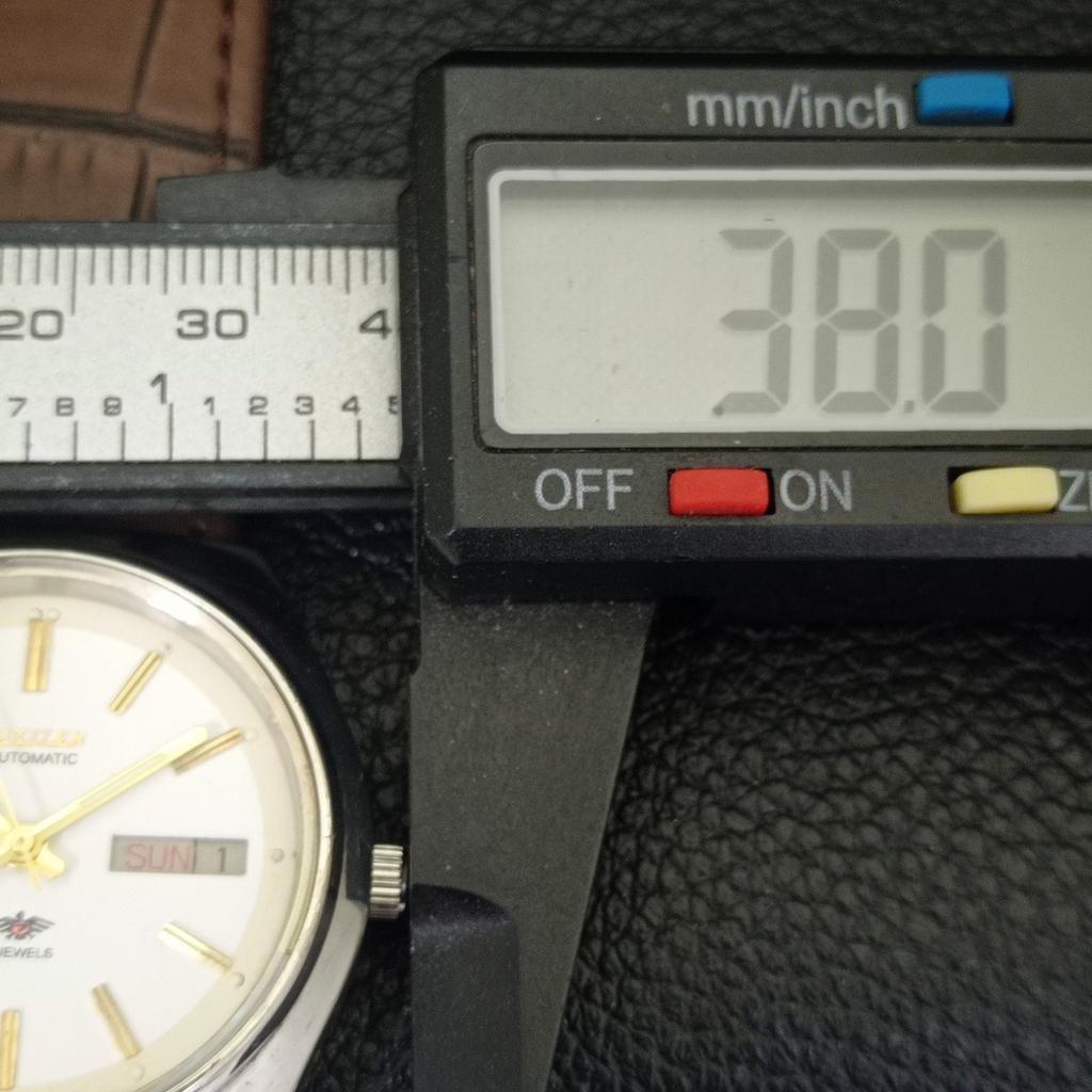 AUTOMATIC VINTAGE CITIZEN 8200 JAPAN MENS WHITE COLOR DIAL WATCH A702752-1 R210-a702752