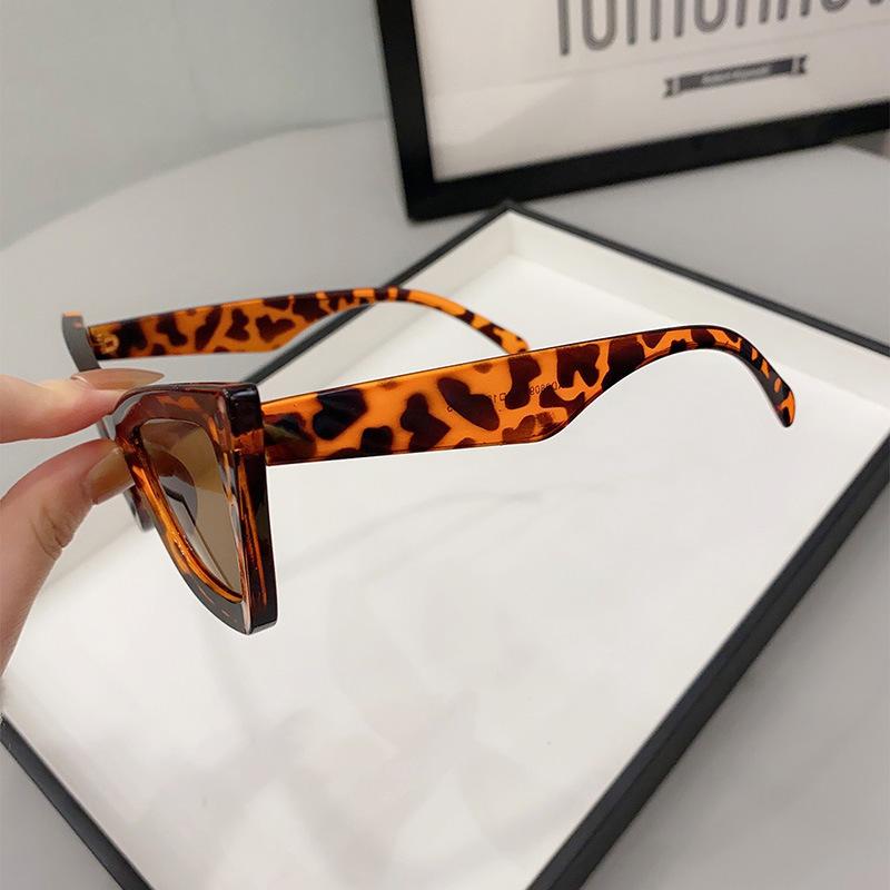 Non-polarized Big Frame Vintage Cat Eye Sunglasses Women Men Luxury Brand Sun Glasses Eye Glasses Goggle Square Male Female Sunglasses