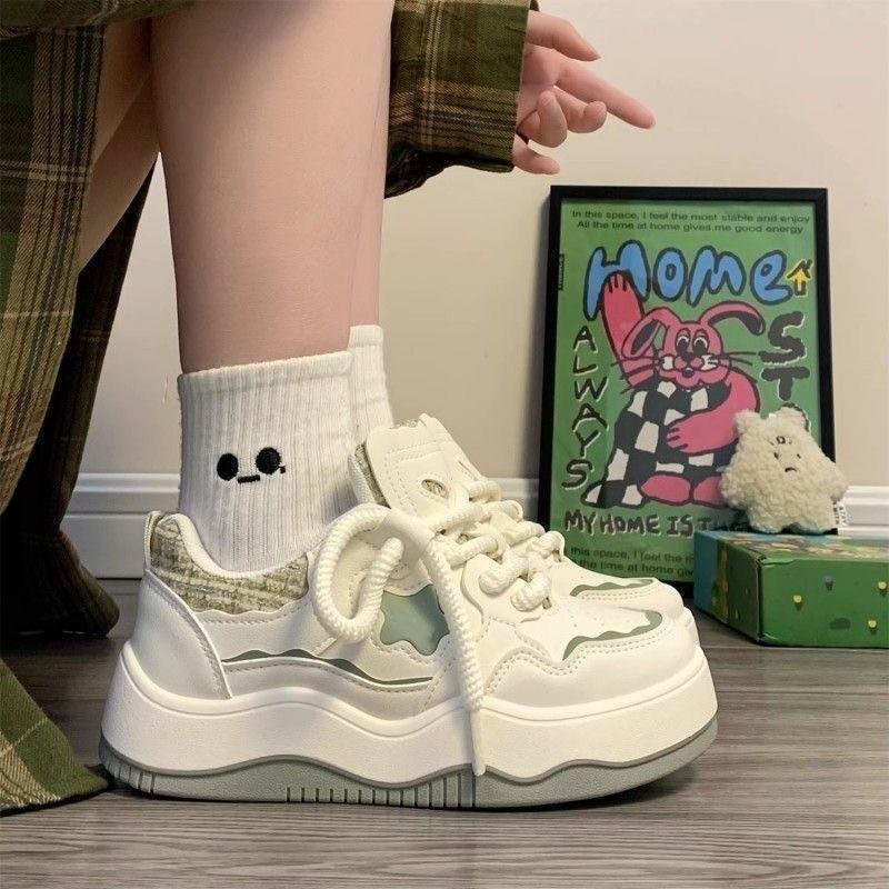 Platform White Shoes Women's 2025 New Breathable Spring and Autumn Super Fire Dad Shoes Versatile Sports Shoes Children