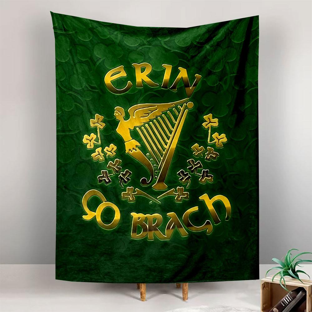 Erin Go Bragh Irish Art Tapestry Wall Hanging, Celtic Clover Poster, Irish Wall Decor for Bedroom Living Room Dorm