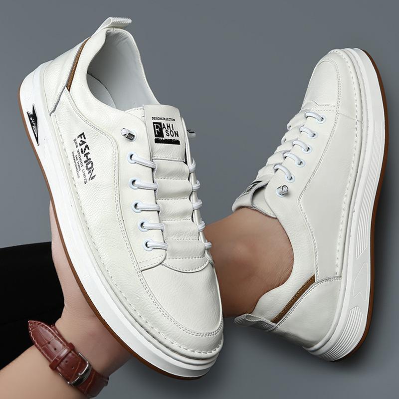 Férfi cipők, sokoldalú bőr kis fehér cipők, 2025 tavaszi és nyári új platform alkalmi cipők, lélegző sportcipő, férfi boardcipő