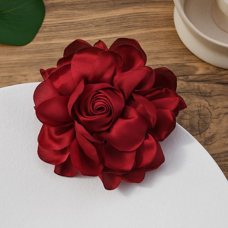 

Elegant retro camellia brooch, high-end temperament, gentle flower pin, women s brooch suit and accessories