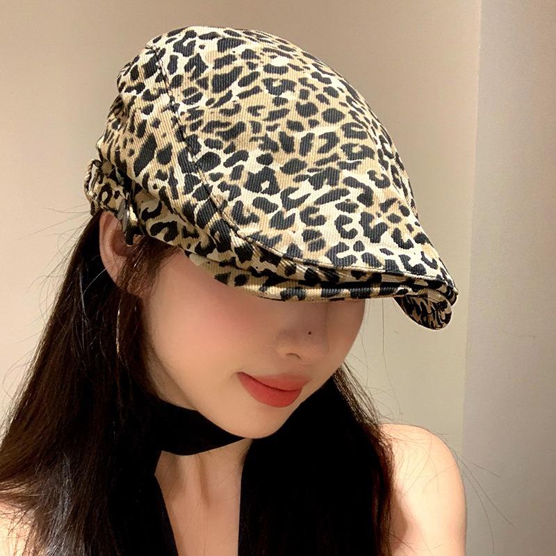 Forward hat niche design sense retro Spice girl leopard print duckbill hat women's summer thin fashion beret