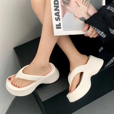 Fashion 2025 New Hot Red Chunky Platform Flip Flops Women Summer Soft Eva Cloud Slipper Woman Clip Toe Non Slip Beach Sandals Mujer