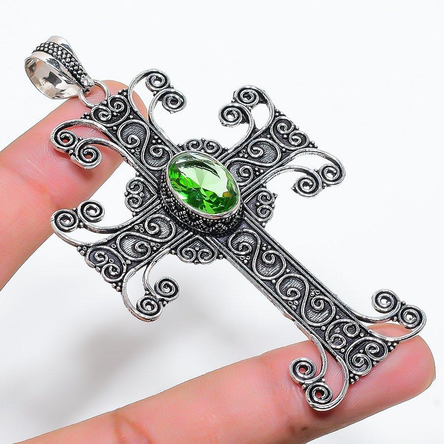 

Peridot Gemstone Handmade Ethnic Gift Jewelry Pendant 3.27 VR-1680