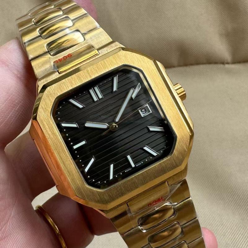 Patek Philippe Nautilus 5821 Men's Gold Automatic Mechanical Watch with Large Dial and Calendar.