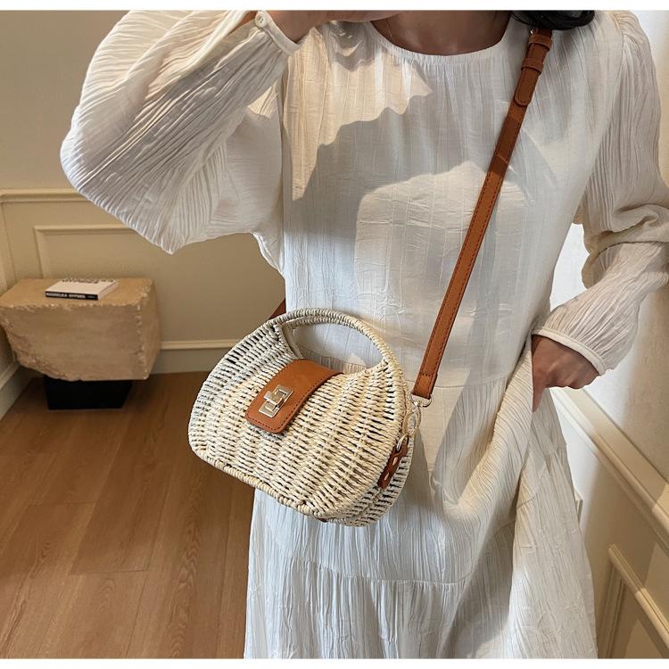 Bag Women's Spring and Summer 2025 New Fashion Woven Straw Bag Messenger Bag Seaside Vacation Beach Bag