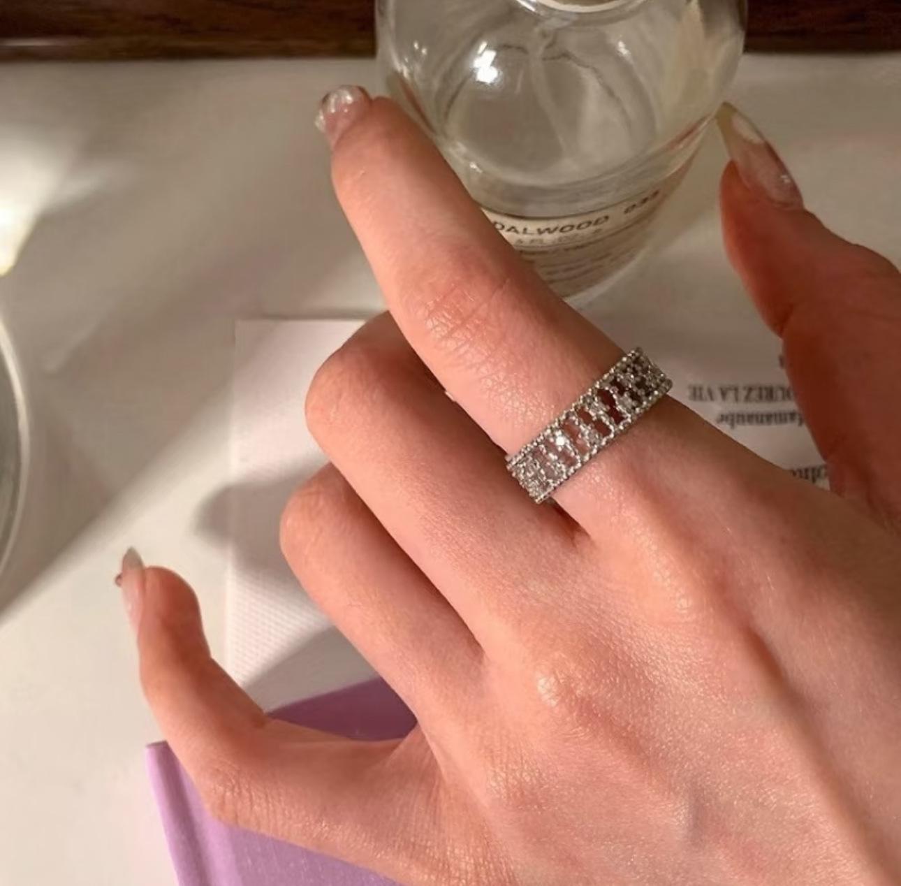Women s Hollow Lace Adjustable Ring - Light Luxury, High-End Gift Option