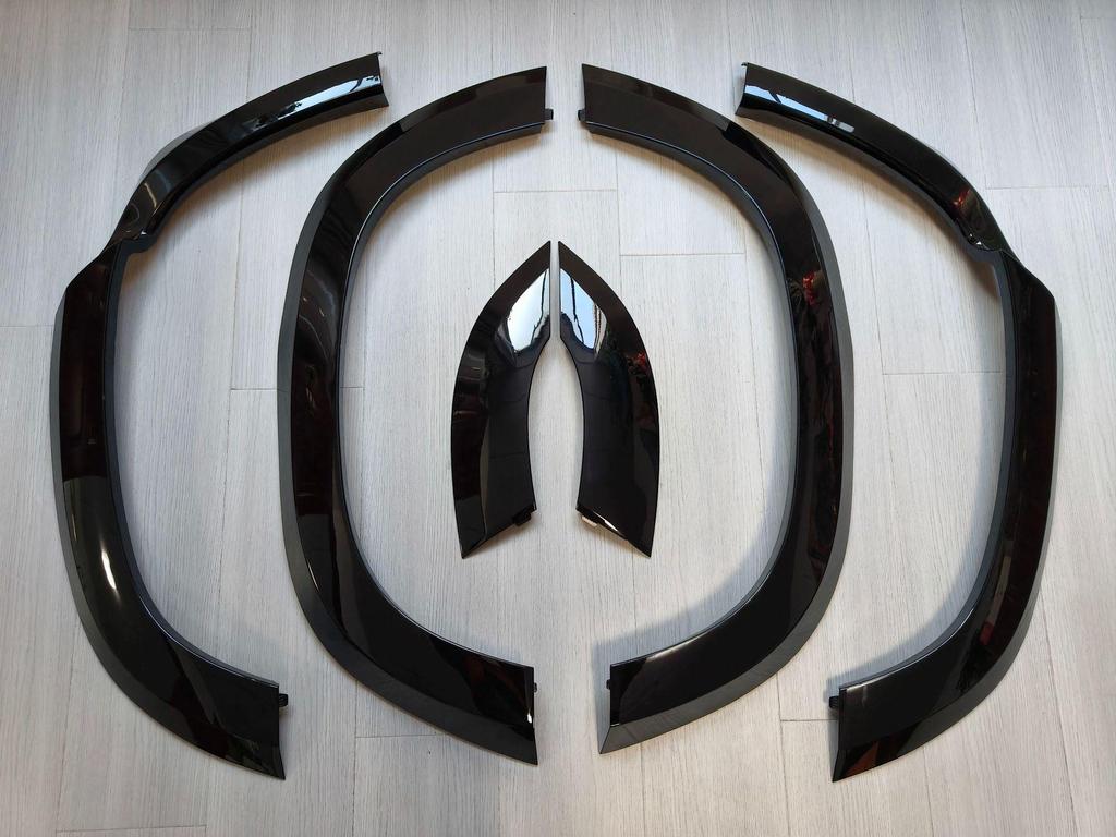 Gloss Black Widened Wheel Arches for New Defender 110/90 - Black Warrior Upgrade